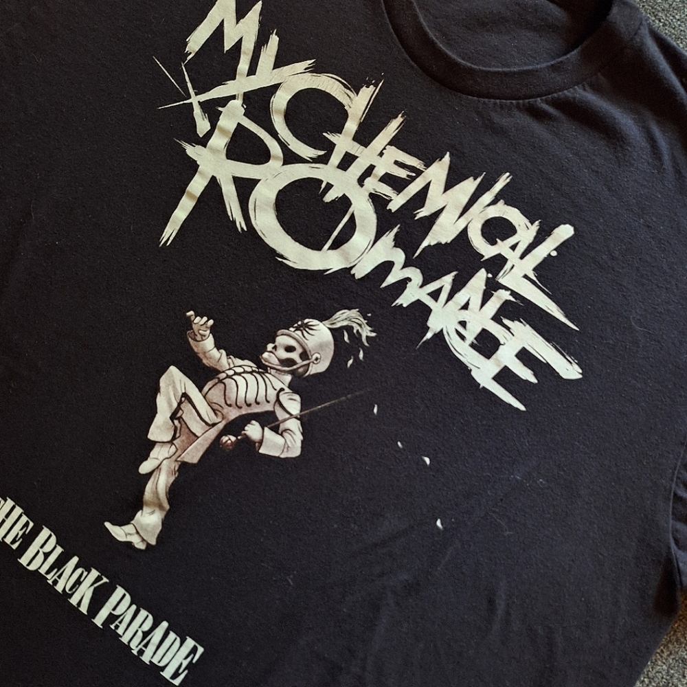 ×[Optima]× Graphic print MCR band Tee.